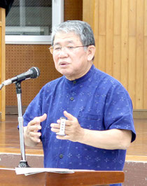 講話を行った政賢赤嶺衆院議員=17日夜、大川公民館