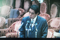 衆院予算委員会で答弁する下村文科相(8日)=衆院ホームページより