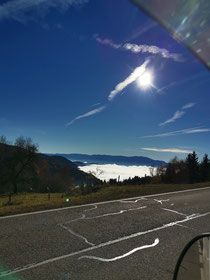 Unten im Tal, Richtung Slowenien, war noch alles voller Nebel. Ober die klare Sonne. 