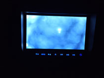 Taschenlampenlicht im Bildschirm der Rückfahrkamera
