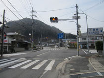 生山駐在所前の交差点