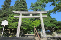 朝の境内
