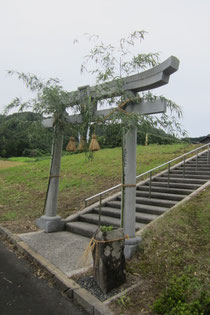 吉原神社の正面鳥居