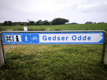 Guten Morgen, wir haben mit wenig Wind und leichtem Wellenrauschen sehr gut geschlafen. Nach dem FrĂŒhstĂŒck spazieren wir ersteinmal zum "SĂŒdlichsten Punkt" DĂ€nemarks.