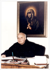 P. Celestino Piana nel suo studio livergnanese