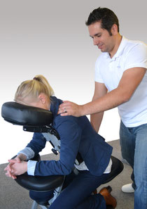 Mobile Massage, Büromassage, Messemassage, Messeatraktion, Massage zu Hause