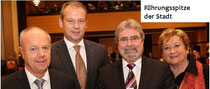 Die neu gewählte Spitze des Rates der Stadt Wilhelmshaven: Oberbürgermeister Andreas Wagner (2.v.links, CDU) wird künftig in repräsentativen Dingen vertreten von den beiden neu gewählten Bürgermeistern Fritz Langen (2.v. rechts, CDU) und Holger Barkowsky