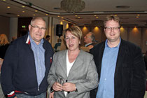 Gäste der Veranstaltung im Hotel Kaiser: Howard Jacques, Karin Evers-Meyer und Volker Block