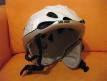XENON-Helm mit Sommerfutter und einseitig eingesetztem Ohr-Protektor