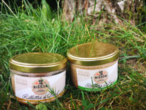 Nouveauté ! Après les Rillettes de bœuf de race Normande, Nature, Piment d'Espelette et Tomates & herbes de Provence.... Voici les petites les petites nouvelles qui grandissent notre gamme : -Rillettes de bœuf Cornichons & Graines de moutarde ! -Rillettes de bœuf Olives vertes & ail des ours ! À la ferme sur rendez-vous, sur le marché d'Argentan, de Sées à la belle saison; au magasin Bienvenue à la ferme à Argentan, à l'Épicerie fine des Ducs à Alençon, Vin et Terroir Normand rond point de la Bijude 14112 Biéville-Beuville, L'Épicerie fine '61 Degrés' rue St Martin à L'Aigle, l'Épicerie de Juliette, 14 rue des moulettes 27130 Verneuil-sur-Avre. Food truck " Ma petite folie'.
