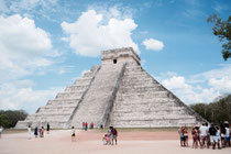 Chichen Itza - Ein bisschen Kultur stand auch mal wieder auf dem Programm. PS: Ich will gar nicht wissen wieviele Köpfe die Treppe da wohl runter gerollt sind ... :-x