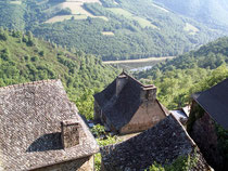 Du haut de la Vinzelle  une toute petite rivière ... le Lot ! 