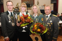 Die neuen Oste-Pokal-Majestäten präsentieren sich: Nico Schütt, Christin Wassermann, Tanja Rademacher und Lars Zimmermann (von links).