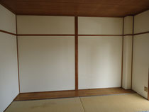 改修前の壁。テレビ台など棚をここに作ります。