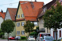 Das Haus Schafstraße 22 (gelb, Bildmitte), in dem Schwager Josef Herrmann und Schwester Frieda Herrmann geb. Herzer wohnten, lag schräg gegenüber. Foto: Manuel Werner, alle Rechte vorbehalten!