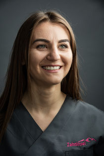 Prophylaxe Assistentin Valentina Miodragovic