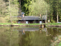 Angeln im hauseigenen Teich auf dem Ferienhof Hendlmühle