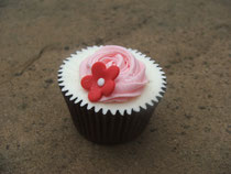 vanilla glittery cupcake by lizzie's tea party