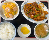 <鶏肉のピリ辛みそ炒め定食>