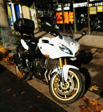この日のバイクはFAZER 8