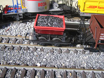 Roter kleiner Kieswagen