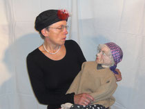 Die Erzählerin mit Frau Holle