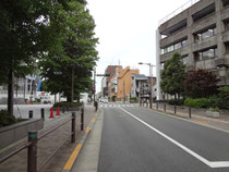 世田谷区と大学の間の道路