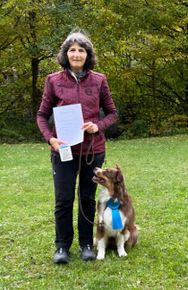 Wir gratulieren Katja mit Cash zur bestandenen Obedience-Prüfung in der Klasse 2 mit einem SG beim VdH Backnang e.V. am 12.10.2025 