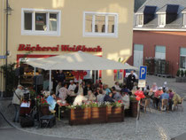 Bäckerei Weißbach Außenterrasse im Hauptgeschäft in der Antonstraße 1 - Foto: © Devant Design