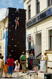 Kletterturm auf dem Stadtfest in Markneukirchen