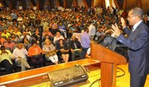 El rector de la UASD maestro Mateo Aquino Febrillet, mientras pronuncia su discurso en el marco de la asamblea informativa con profesores y empleados de la academia, para tratar lo relativo a un anteproyecto de ley que atenta contra la autonomía del centr