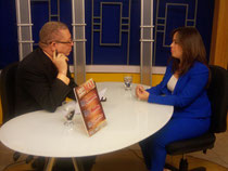 La Licda. Laura Peña Izquierdo, es entrevista por el periodista Balbueno Medina, en el programa Agenda Semanal