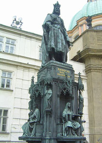 Karlsstatue in Prag