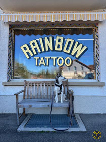 Tysü au salon de tatouage