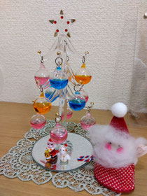 学生時代から毎年飾っているガラスツリー🎄生徒様にもご好評です🧑🎄