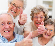 Freude und Sicherheit mit Mini-Implanteten. (© Yuri Arcurs - Fotolia.com)