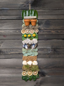 Leuk wandcreatie voor de zomer met allerhande materiaal. Leuk voor de veranda of balkon. Prijs €39,50 incl. Koffie/thee en lekkers