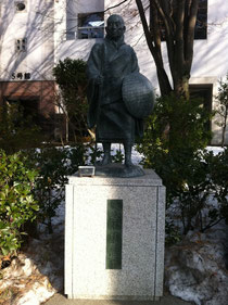 武蔵野大学の親鸞聖人像