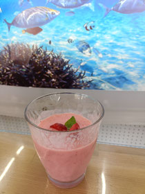期間限定！2025年10月3日まで😃いちご🍓スムージー🌈330円を280円で💓