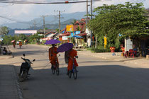 Typische Straßenscene Vang Vieng