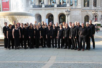 Das Bonner Vokalensemble vor der Alten Oper Frankfurt