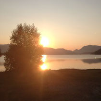 Sonnenaufgang über dem Walchensee (fotografiert während unseres Sommerurlaubs)