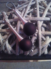 Boucles d'oreilles argentées perles chocolat mat de Mireille Jestin Boucheron