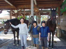 Let's enjoy horse and art therapy!!