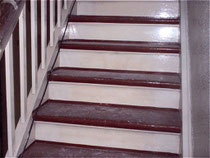 Treppe (Ochsenblut) Tritt- und Setzstufe schleifen in Kreuzberg