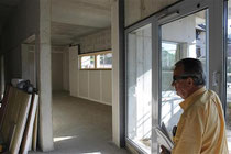 Le maire devant ses futurs bureaux