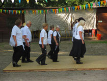 Die Line-Dance Crew bei der Vorführung