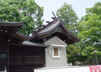 　　　　溝口神社本殿（覆殿）