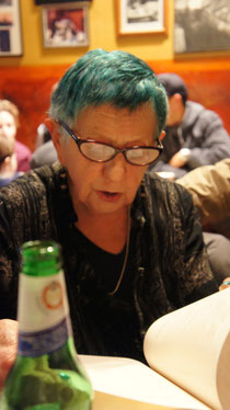 Ruth Weiss im Cafe Trieste, SF