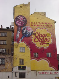 Peinture murale à Sofia, la capitale de la Bulgarie.